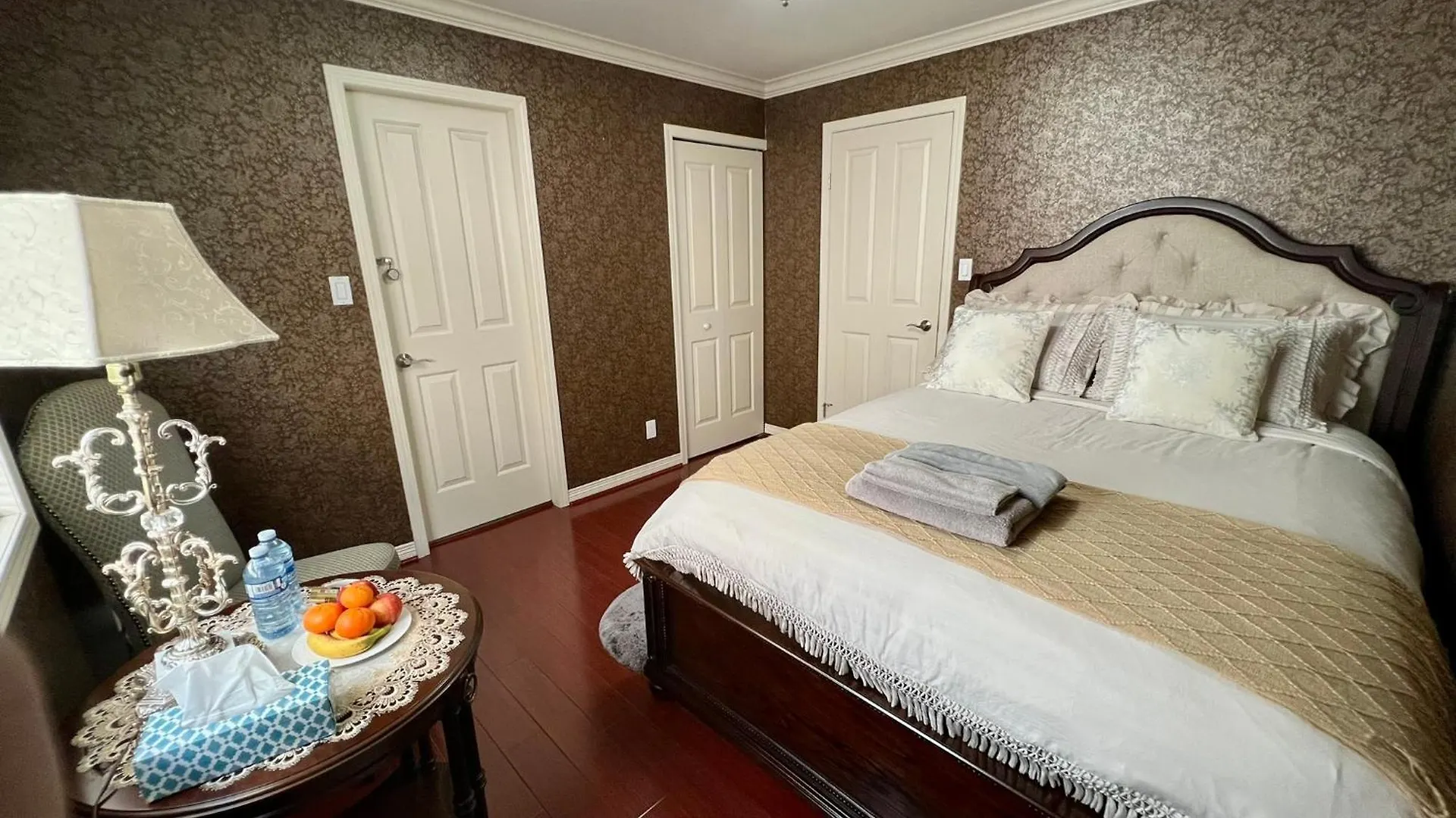 Homestay Terra Nova - Private Property Richmond Canada