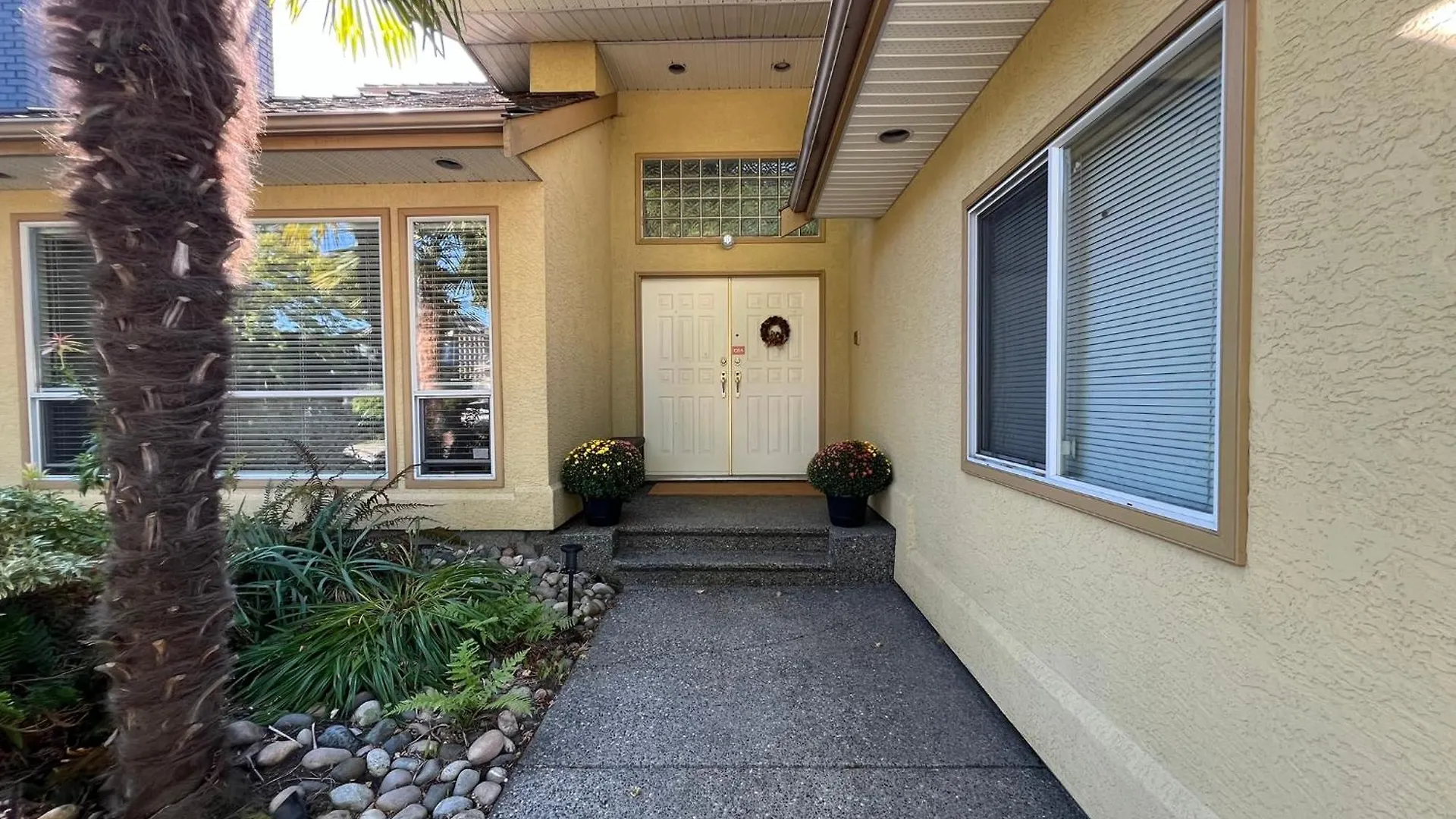 Terra Nova - Private Property Richmond Homestay